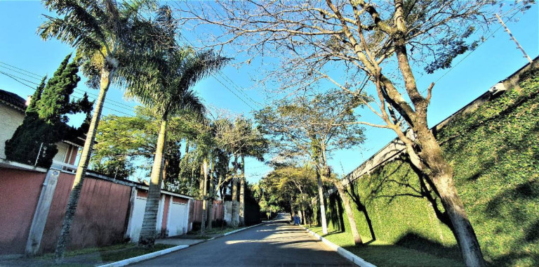 Imagem Casa com 4 Quartos à Venda, 400 m² em Jardim Santa Helena - São Paulo Imagem Casa com 4 Quartos à Venda, 400 m² em Jardim Santa Helena - São Paulo