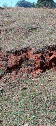 Imagem Imóvel com 3 Quartos à Venda, 532.400 m² em Itaqueri Da Serra - Itirapina