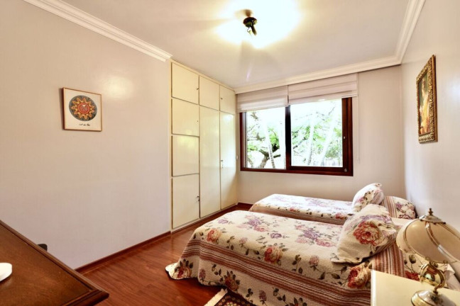 Imagem Casa com 3 Quartos à Venda, 459 m² em Cristal - Porto Alegre