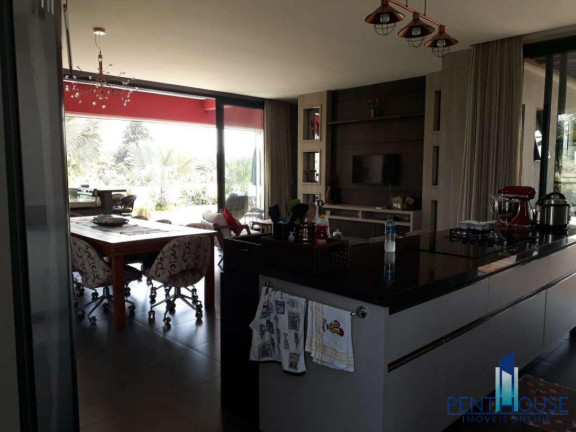 Imagem Casa com 3 Quartos à Venda, 370 m² em Centro - Camboriú Imagem Casa com 3 Quartos à Venda, 370 m² em Centro - Camboriú