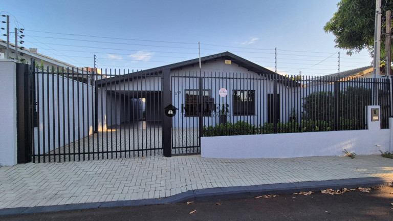 Casa com 3 Quartos à Venda, 300 m² em Jardim Tarobá - Foz Do Iguaçu