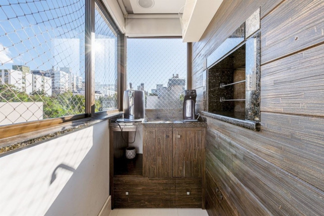 Imagem Imóvel com 2 Quartos à Venda, em Mont Serrat - Porto Alegre Imagem Imóvel com 2 Quartos à Venda, em Mont Serrat - Porto Alegre
