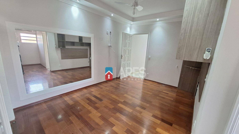 Imagem Casa com 3 Quartos à Venda, 221 m² em Parque Novo Mundo - Americana Imagem Casa com 3 Quartos à Venda, 221 m² em Parque Novo Mundo - Americana