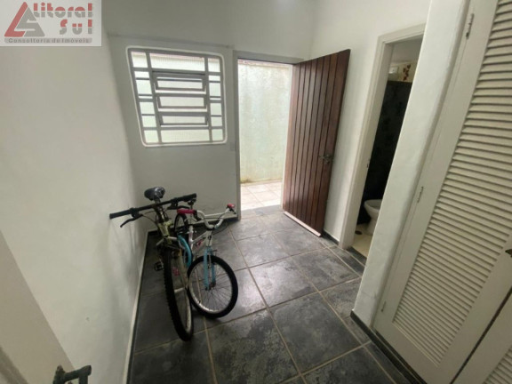 Imagem Casa com 5 Quartos à Venda, 70 m² em Solemar - Praia Grande Imagem Casa com 5 Quartos à Venda, 70 m² em Solemar - Praia Grande