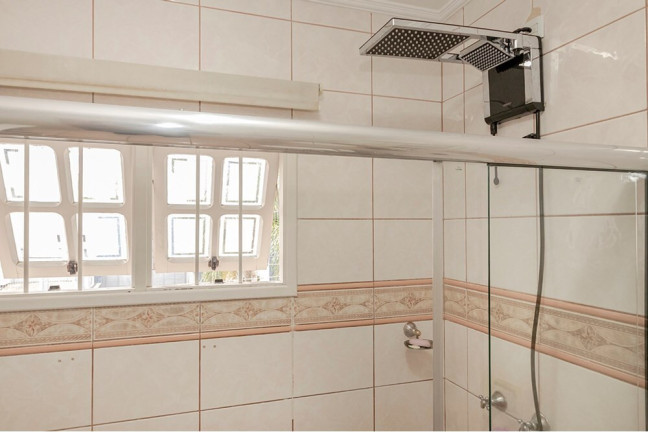Imagem Casa com 4 Quartos à Venda, 233 m² em Jardim Itu - Porto Alegre Imagem Casa com 4 Quartos à Venda, 233 m² em Jardim Itu - Porto Alegre