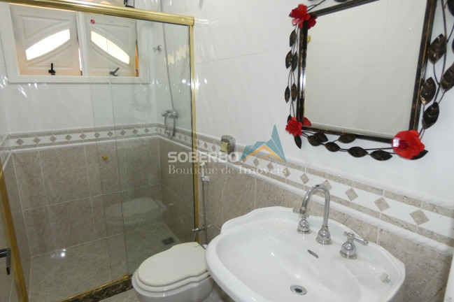 Imagem Imóvel com 3 Quartos à Venda, 1.394.000 m² em Serrinha - Teresópolis