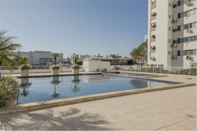 Imagem Imóvel com 2 Quartos à Venda,  em Passo Da Areia - Porto Alegre