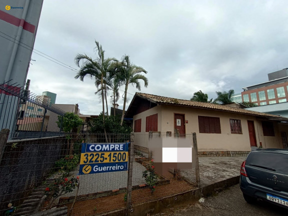 Imagem Casa com 3 Quartos à Venda, 621 m² em Trindade - Florianópolis Imagem Casa com 3 Quartos à Venda, 621 m² em Trindade - Florianópolis