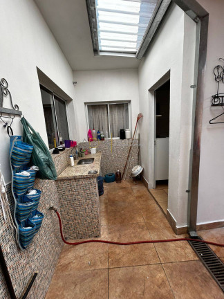 Imagem Casa com 3 Quartos à Venda, 343 m² em Centro - Botucatu Imagem Casa com 3 Quartos à Venda, 343 m² em Centro - Botucatu