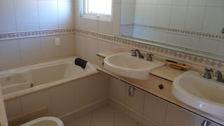 Imagem Casa com 4 Quartos à Venda, 550 m² em Vila Santista - Atibaia Imagem Casa com 4 Quartos à Venda, 550 m² em Vila Santista - Atibaia
