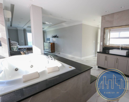 Imagem Casa com 6 Quartos para Temporada, 530 m² em Estaleiro - Balneário Camboriú Imagem Casa com 6 Quartos para Temporada, 530 m² em Estaleiro - Balneário Camboriú