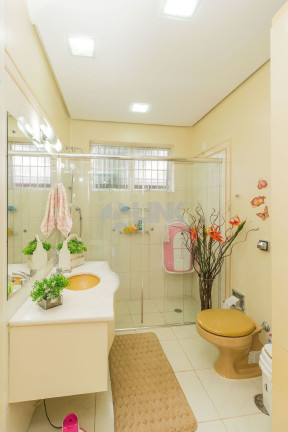 Imagem Casa com 3 Quartos à Venda, 290 m² em Jardim Europa - Porto Alegre Imagem Casa com 3 Quartos à Venda, 290 m² em Jardim Europa - Porto Alegre
