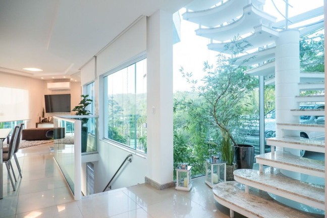 Imagem Casa com 4 Quartos à Venda, 511 m² em Pantanal - Florianópolis