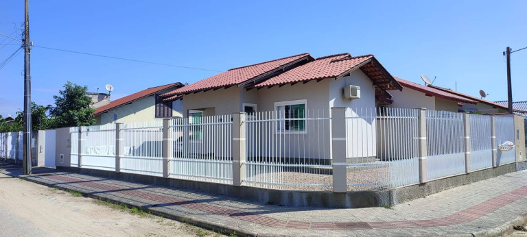 Casa com 2 Quartos à Venda,  em Tijucas