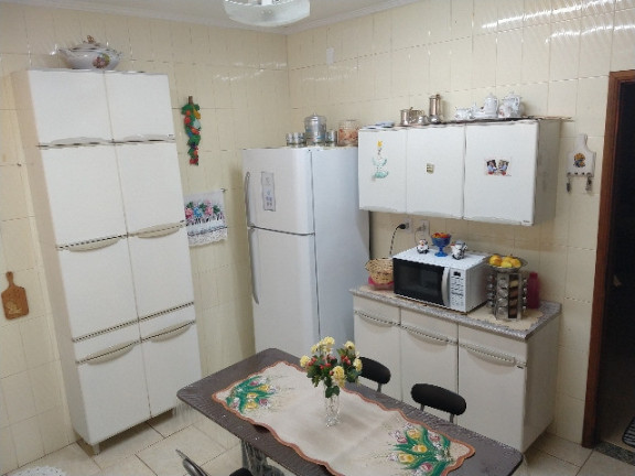 Imagem Casa com 3 Quartos à Venda, 260 m² em Bauru