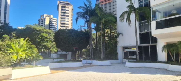 Imagem Imóvel com 4 Quartos à Venda, 418 m² em Real Parque - São Paulo Imagem Imóvel com 4 Quartos à Venda, 418 m² em Real Parque - São Paulo