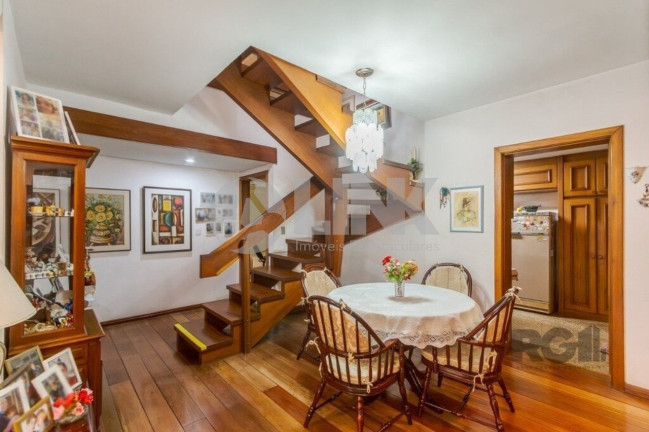 Imagem Imóvel com 3 Quartos à Venda, 275 m² em Rio Branco - Porto Alegre