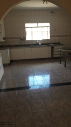 Imagem Casa com 3 Quartos à Venda, 200 m² em Jardim Kennedy - Poços De Caldas