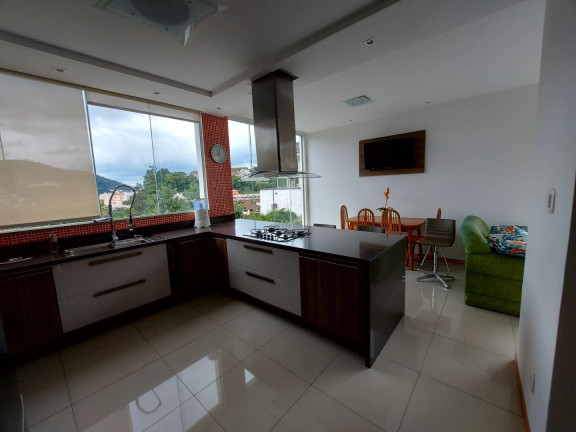 Imagem Casa com 3 Quartos à Venda, 260 m² em Jardim Cascata - Teresópolis