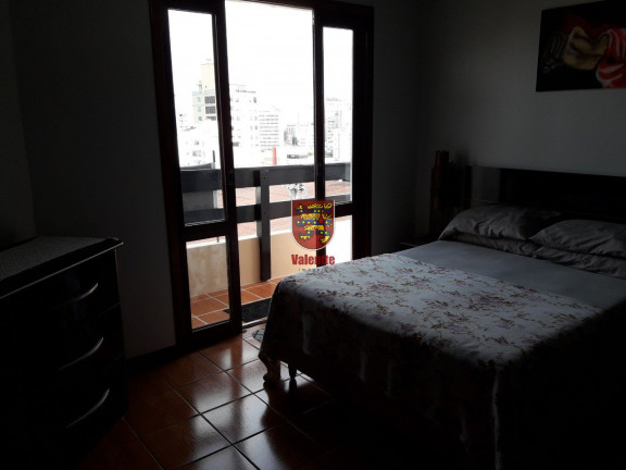 Imagem Apartamento com 3 Quartos à Venda, em Centro - Florianópolis Imagem Apartamento com 3 Quartos à Venda, em Centro - Florianópolis