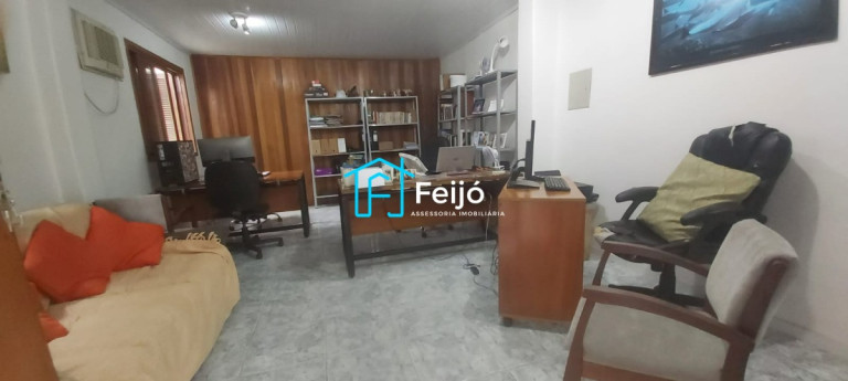 Imagem Casa com 3 Quartos à Venda, 200 m² em Cristal - Porto Alegre Imagem Casa com 3 Quartos à Venda, 200 m² em Cristal - Porto Alegre