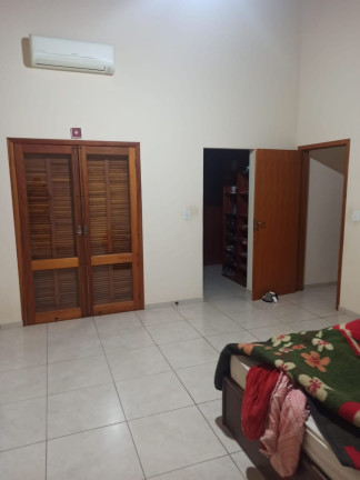 Imagem Sobrado com 3 Quartos à Venda, 272 m² em Caminho Novo - Tremembé