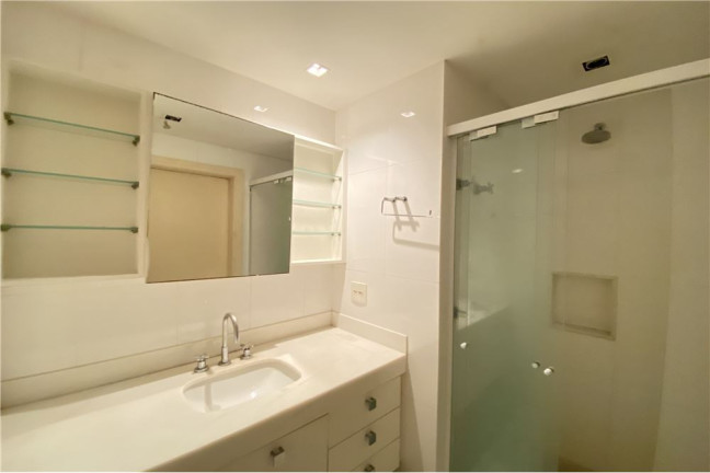 Imagem Apartamento com 3 Quartos à Venda, 107 m² em Copacabana - Rio De Janeiro Imagem Apartamento com 3 Quartos à Venda, 107 m² em Copacabana - Rio De Janeiro