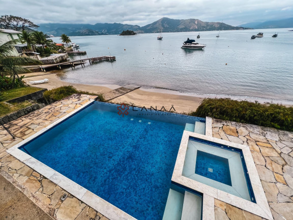 Casa com 8 Quartos à Venda, 500 m² em Mombaça - Angra Dos Reis