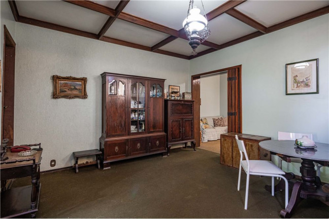 Imagem Casa com 5 Quartos à Venda, em Petrópolis - Porto Alegre Imagem Casa com 5 Quartos à Venda, em Petrópolis - Porto Alegre