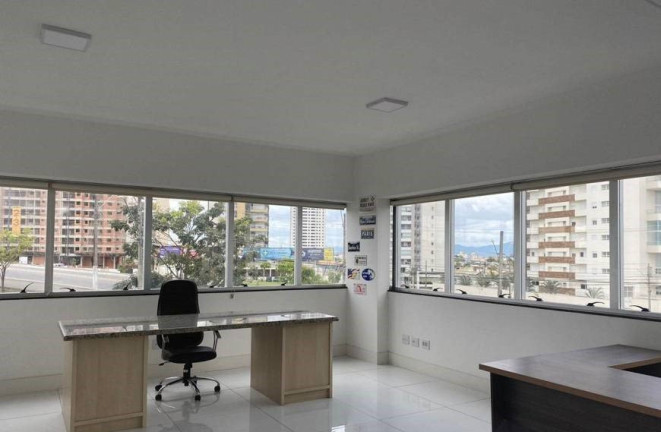 Imóvel Comercial à Venda, 100 m² em Jardim Independência - Taubaté
