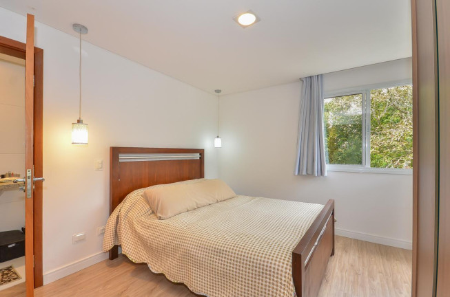 Imagem Casa com 3 Quartos à Venda, 236 m² em Vista Alegre - Curitiba Imagem Casa com 3 Quartos à Venda, 236 m² em Vista Alegre - Curitiba