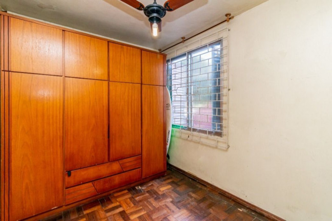 Imagem Imóvel com 4 Quartos à Venda, 74 m² em Petrópolis - Porto Alegre