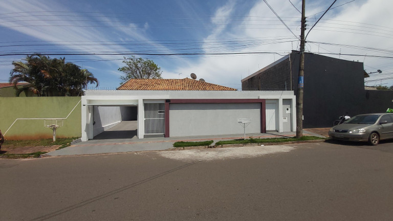 Imagem Casa com 3 Quartos à Venda, 224 m² em Jardim Tijuca - Campo Grande Imagem Casa com 3 Quartos à Venda, 224 m² em Jardim Tijuca - Campo Grande