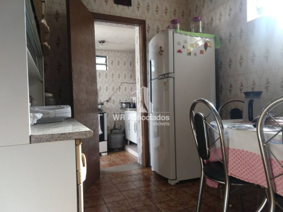 Imagem Casa com 3 Quartos à Venda, 234 m²