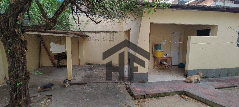 Imagem Casa com 4 Quartos à Venda, 225 m² em Casa Amarela - Recife