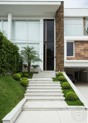 Imagem Casa com 4 Quartos à Venda, 730 m² em Estados - Balneário Camboriú Imagem Casa com 4 Quartos à Venda, 730 m² em Estados - Balneário Camboriú