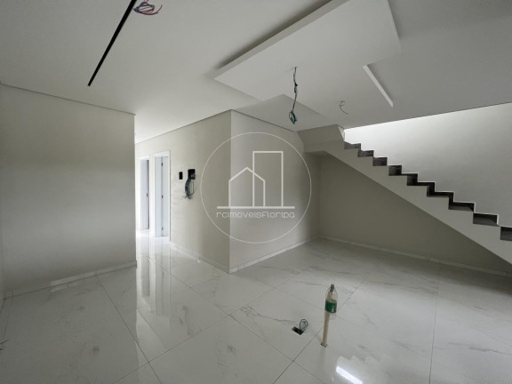 Imagem Casa com 3 Quartos à Venda, 150 m² em São João Do Rio Vermelho - Florianópolis Imagem Casa com 3 Quartos à Venda, 150 m² em São João Do Rio Vermelho - Florianópolis