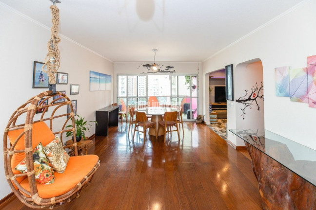 Apartamento com 3 Quartos à Venda, 200 m² em Moema - São Paulo