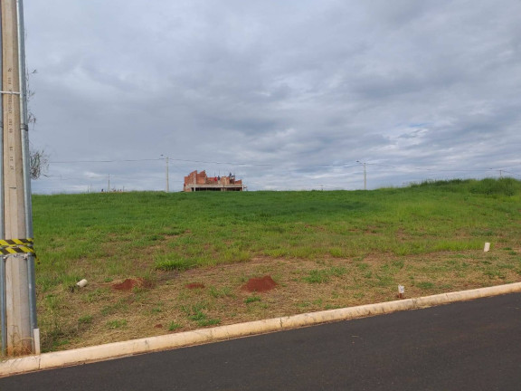 Terreno em Condomínio à Venda,  em Residencial Villa De León - Piratininga