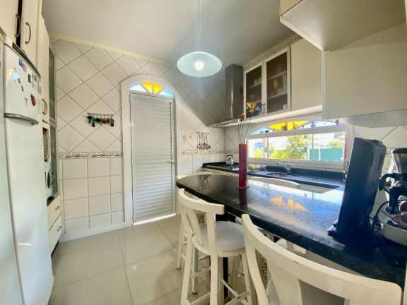 Imagem Casa com 4 Quartos à Venda, 236 m² em Capoeiras - Florianópolis Imagem Casa com 4 Quartos à Venda, 236 m² em Capoeiras - Florianópolis