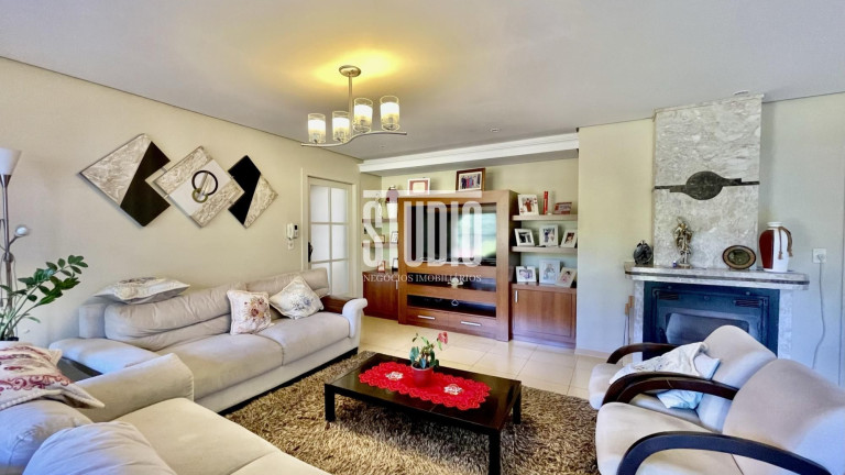 Imagem Casa com 3 Quartos à Venda, 3.000 m² em Centro - Garibaldi Imagem Casa com 3 Quartos à Venda, 3.000 m² em Centro - Garibaldi