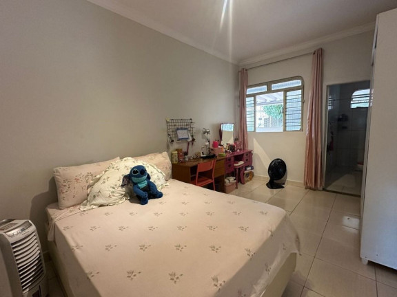 Imagem Casa com 3 Quartos à Venda, 213 m² em Vila Itatiaia - Goiânia Imagem Casa com 3 Quartos à Venda, 213 m² em Vila Itatiaia - Goiânia