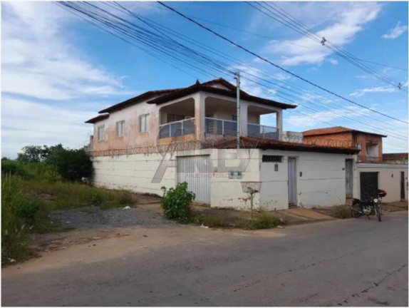 Casa com 3 Quartos à Venda,  em Monte Carmelo - Montes Claros