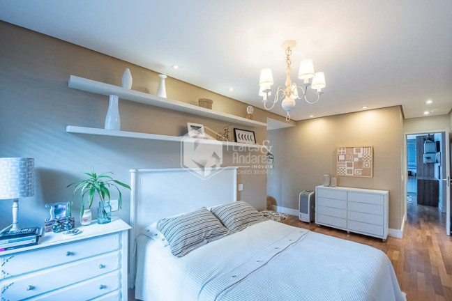 Imagem Casa com 3 Quartos à Venda, 472 m² em Brooklin - São Paulo Imagem Casa com 3 Quartos à Venda, 472 m² em Brooklin - São Paulo