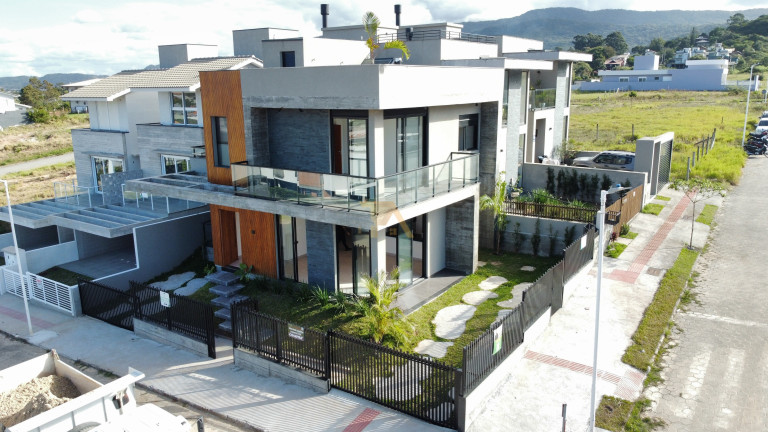 Imagem Imóvel com 3 Quartos à Venda, em Ferraz - Garopaba Imagem Imóvel com 3 Quartos à Venda, em Ferraz - Garopaba