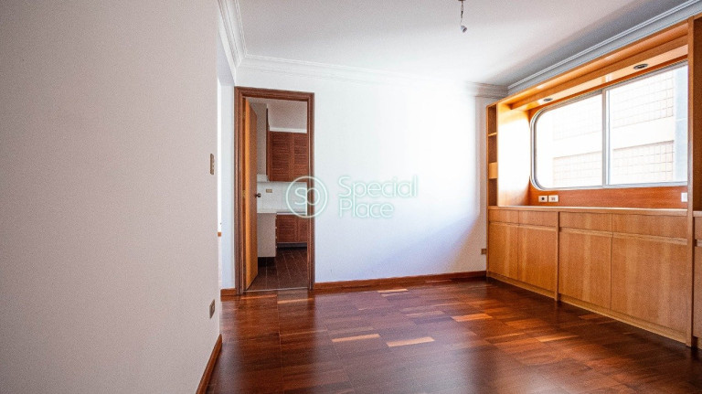 Imagem Apartamento com 3 Quartos à Venda, 220 m² em Itaim Bibi - São Paulo