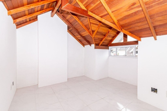 Imagem Casa com 4 Quartos à Venda, 173 m² em Jardim Itu - Porto Alegre Imagem Casa com 4 Quartos à Venda, 173 m² em Jardim Itu - Porto Alegre