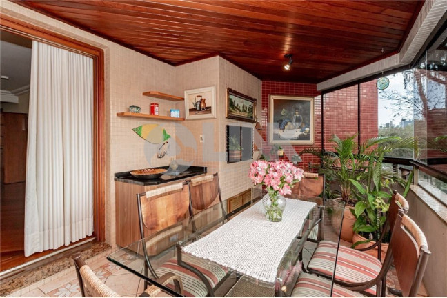 Imagem Apartamento com 3 Quartos à Venda, 199 m² em Petrópolis - Porto Alegre