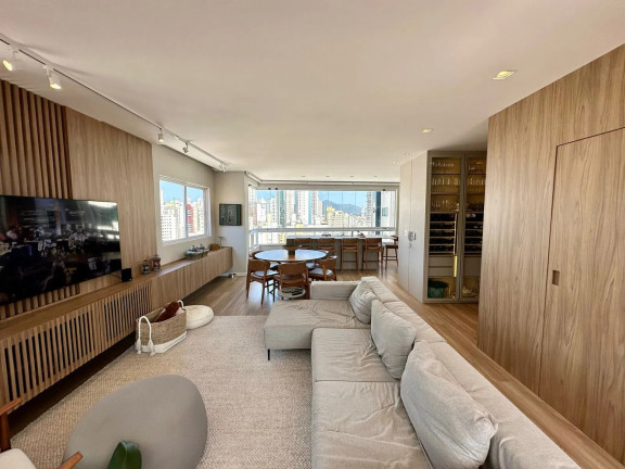 Imagem Cobertura com 4 Quartos à Venda, 240 m² em Centro - Balneário Camboriú