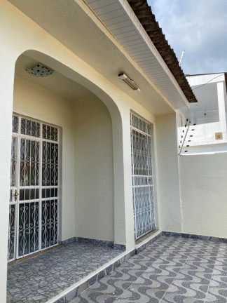 Imagem Casa com 6 Quartos à Venda, 272 m² em Parque 10 De Novembro - Manaus